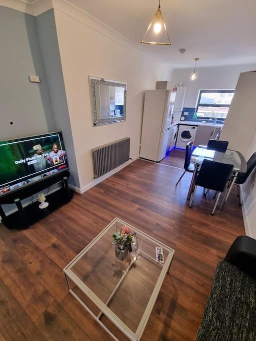 Beautiful Modern Apartment On Wick Lane London Exterior photo