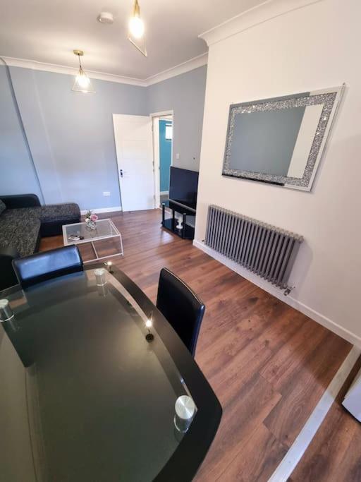 Beautiful Modern Apartment On Wick Lane London Exterior photo